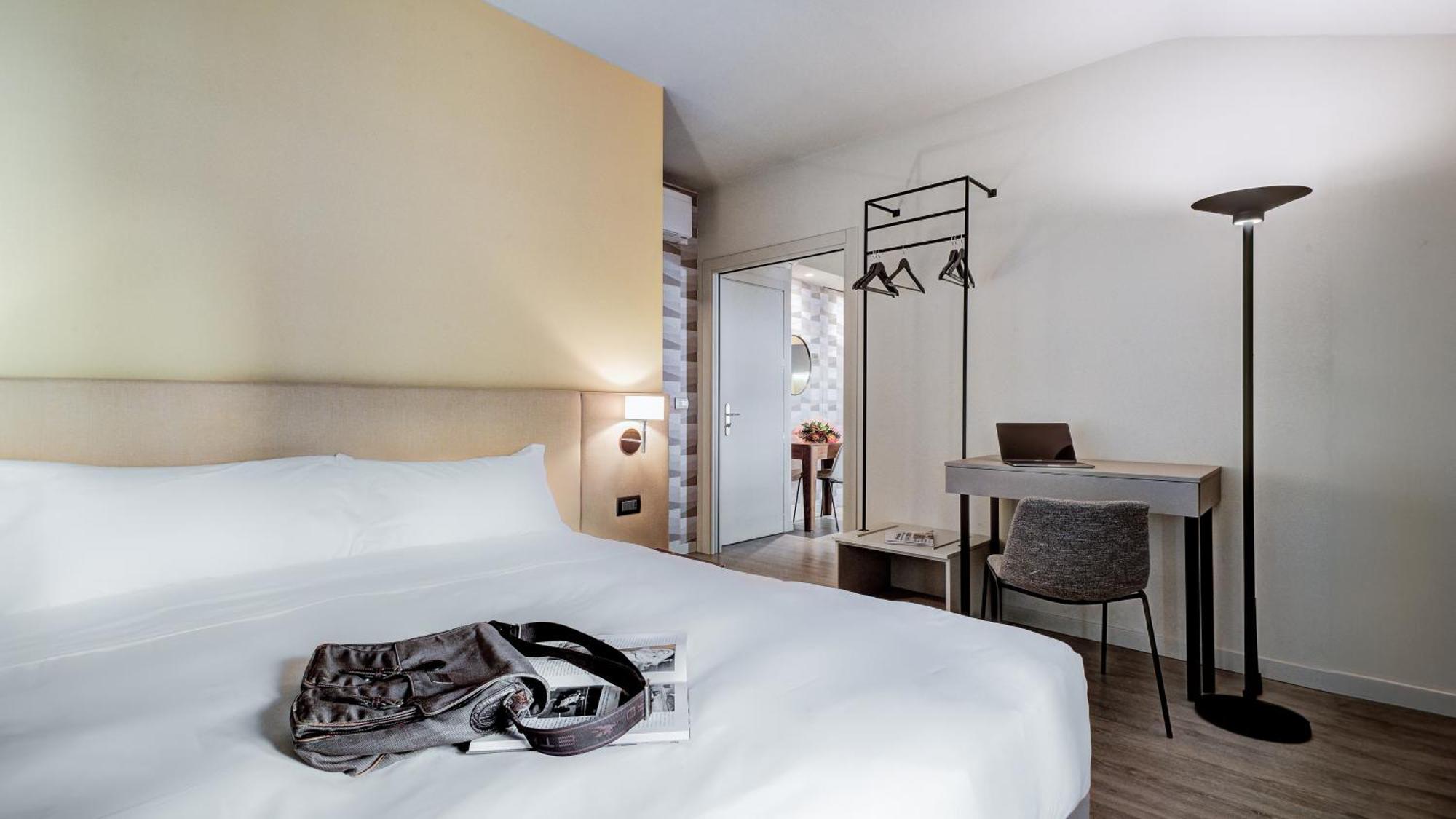 Be Duomo - Self Check-In Bed & Breakfast Вогера Екстериор снимка